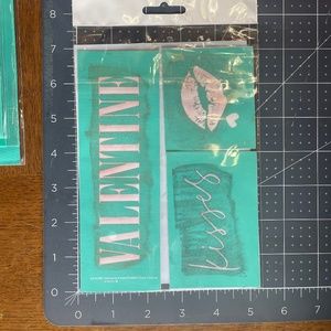 USED Chalk Couture A Size Transfer - Valentine Kisses - A2143161